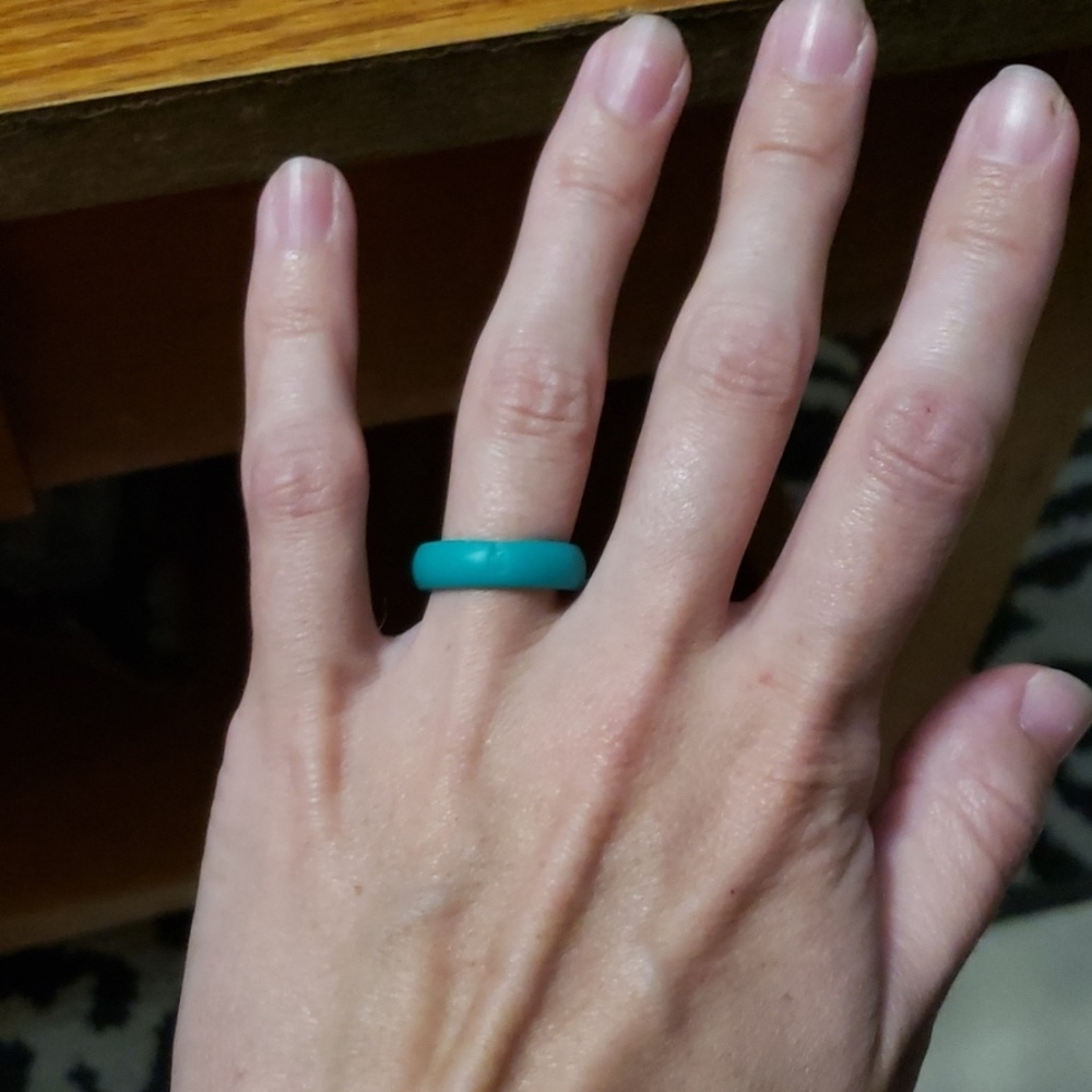 Qalo wedding band